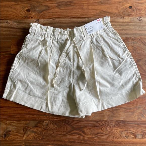 NWT NEVER WORN | Uniqlo Women Linen Cotton Shorts, Off White Color, Size M - Picture 14 of 15